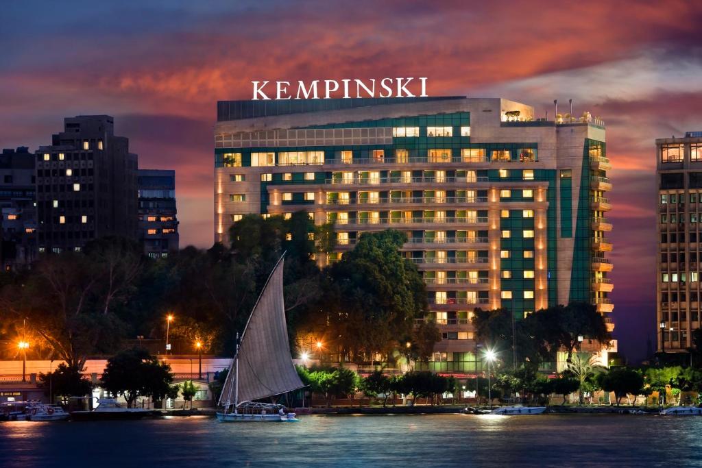 Kempiniski Nile (Nile Deluxe Room)